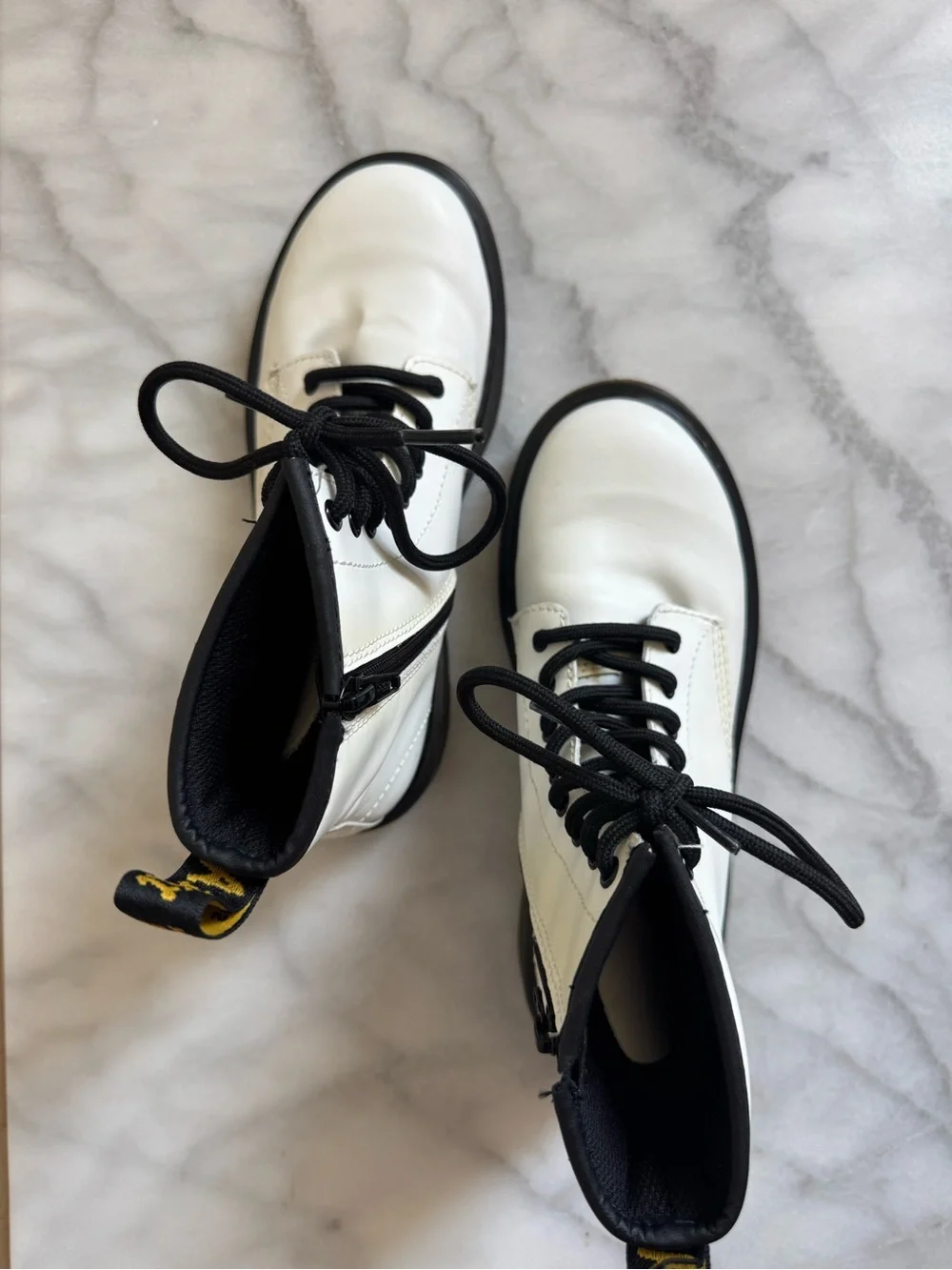 Dr. Martins YOUTH 1460 PATENT LEATHER LACE UP BOOTS White